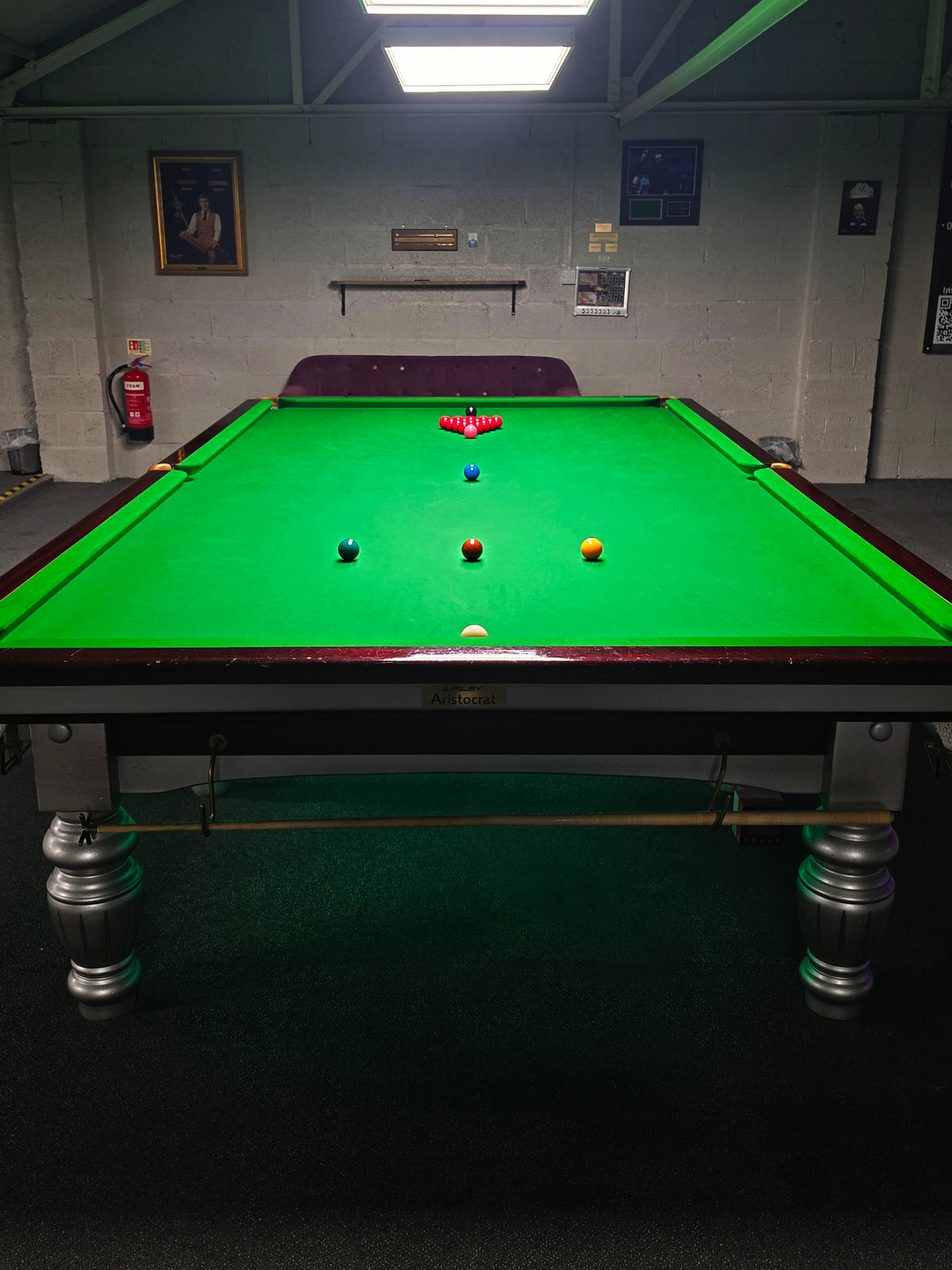 Riley Aristocrat Table